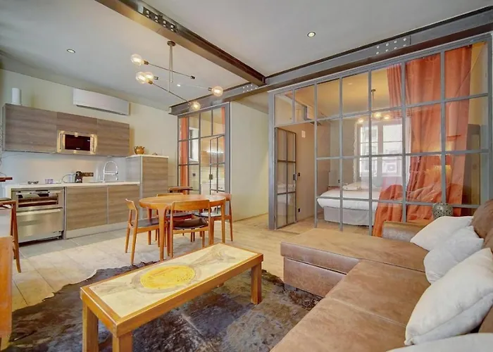 Red & Bleue Yourhosthelper *