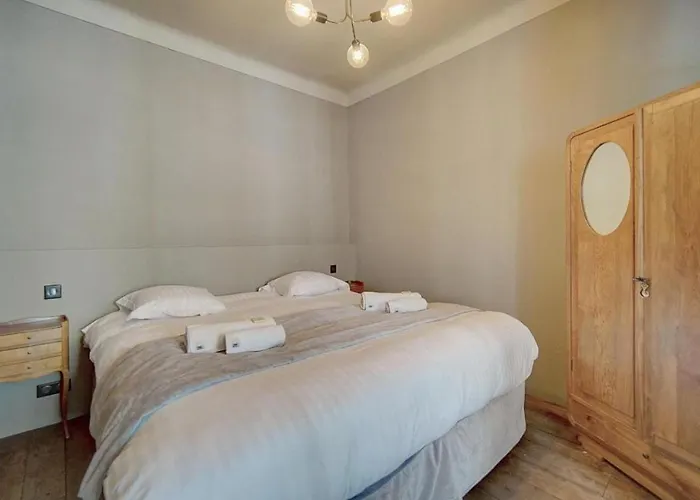 Red & Bleue Yourhosthelper Daire Cannes